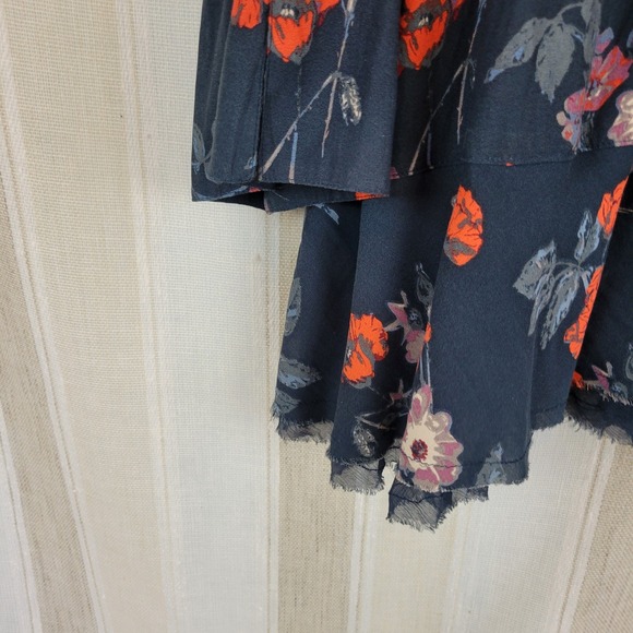 Free People Pebble Crepe So Fine Smocked Tunic Top Size Large Floral Blue Red - Picture 3 of 11